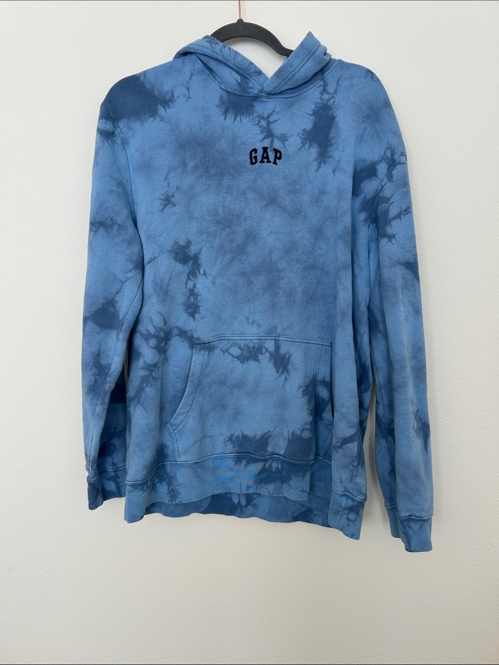 GAP Men's Blue Tie-Dye Pullover Hoodie